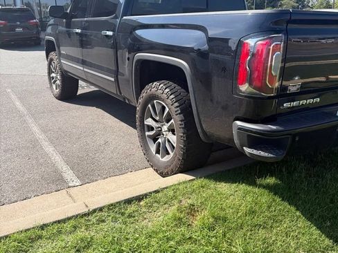 Used 2017 GMC Sierra 1500 Denali w/ Denali Ultimate Package AWD/4WD image 2