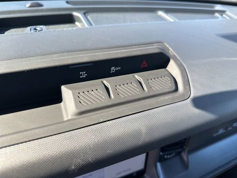 New 2025 Ford Bronco 4-Door image 23