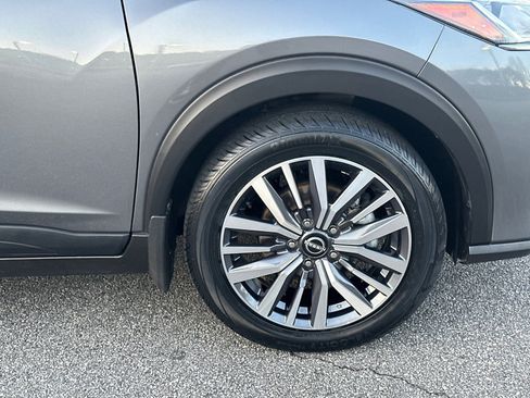 Used 2024 Nissan Kicks SV image 12