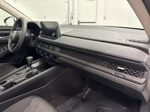 Certified 2024 Honda Accord EX image 28