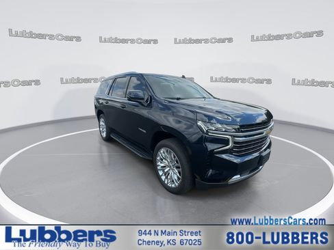Used 2021 Chevrolet Tahoe LT w/ LT Signature Package AWD/4WD image 2