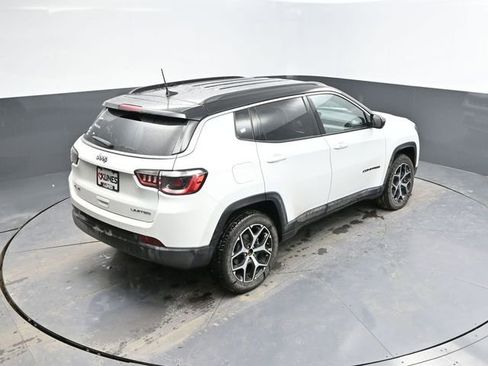 Used 2024 Jeep Compass Limited image 45