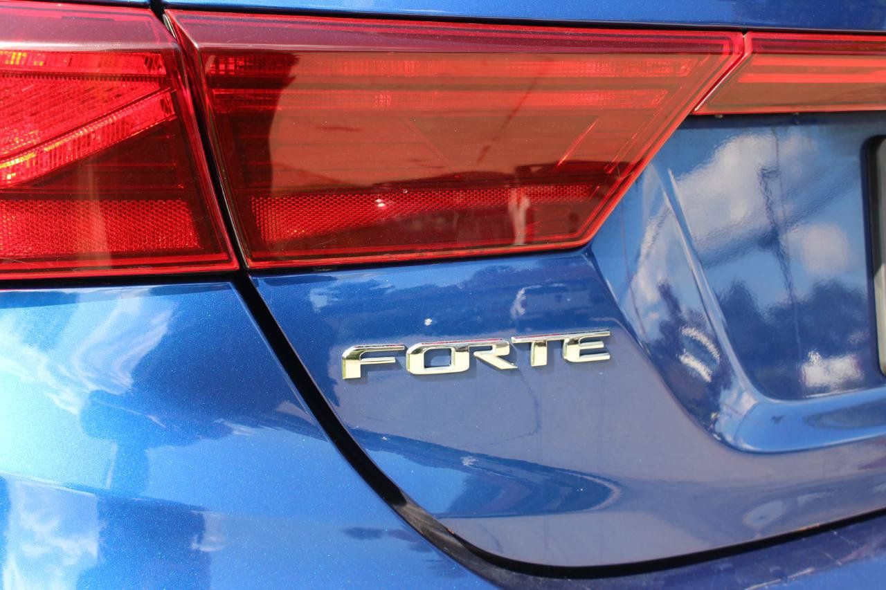 Used 2020 Kia Forte LXS FWD image 39