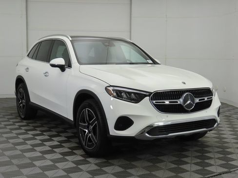 Certified 2026 Mercedes-Benz GLC 300 image 3