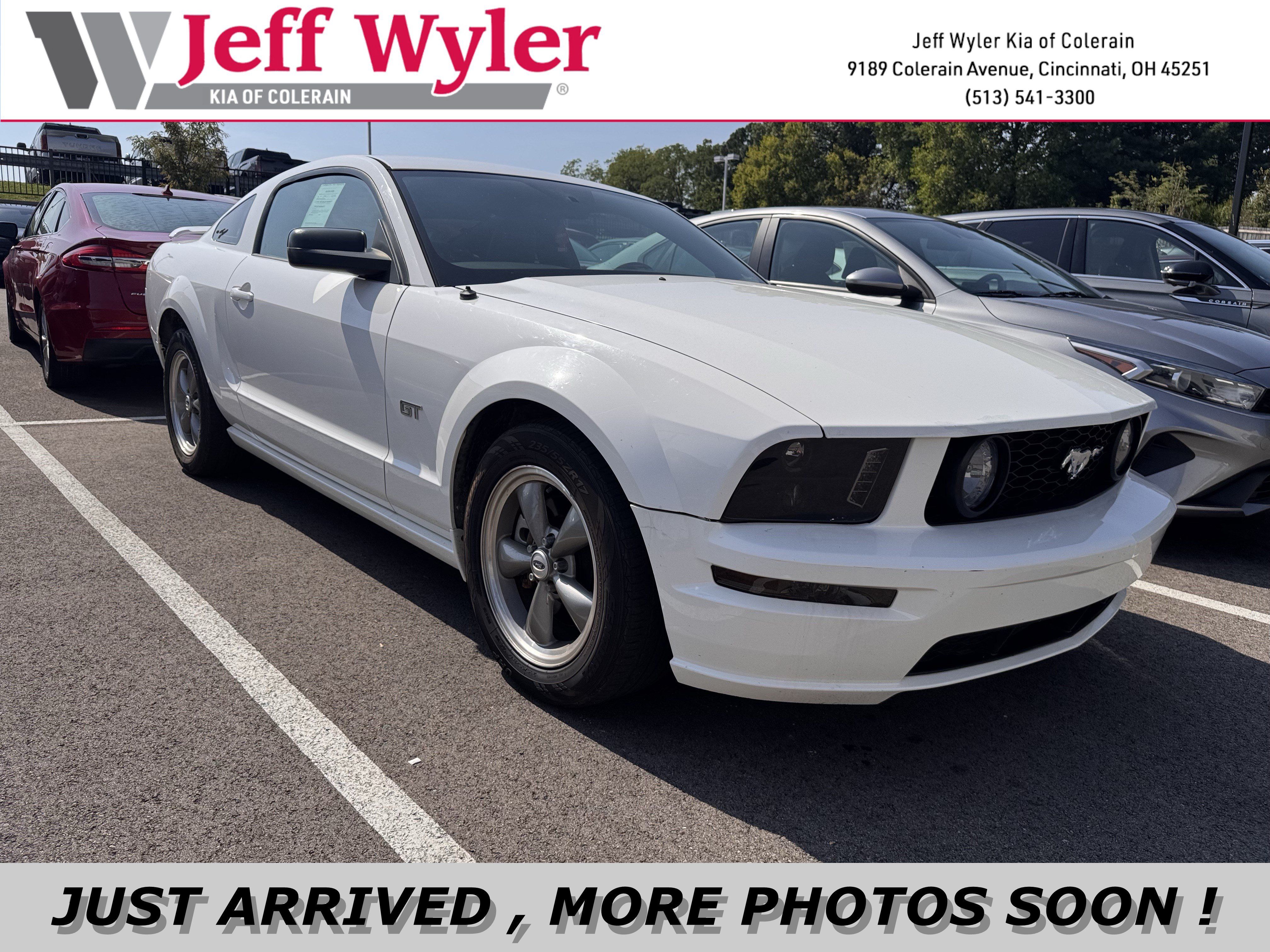 Used 2005 Ford Mustang GT RWD image 1