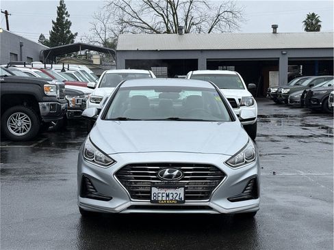 Used 2018 Hyundai Sonata SE image 2