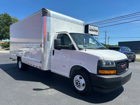 Used 2021 GMC Savana 3500 Extended w/ Power Convenience Package RWD image 4