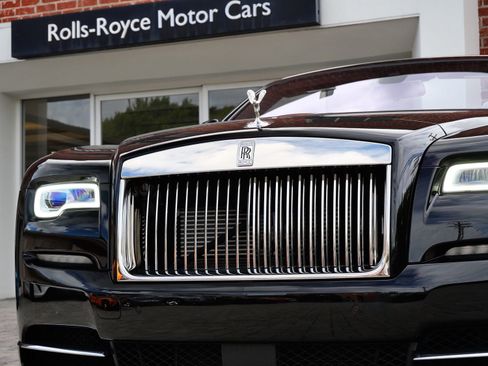 Used 2017 Rolls-Royce Dawn RWD image 22