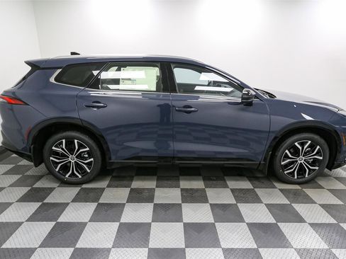 New 2025 Toyota Crown Signia image 7