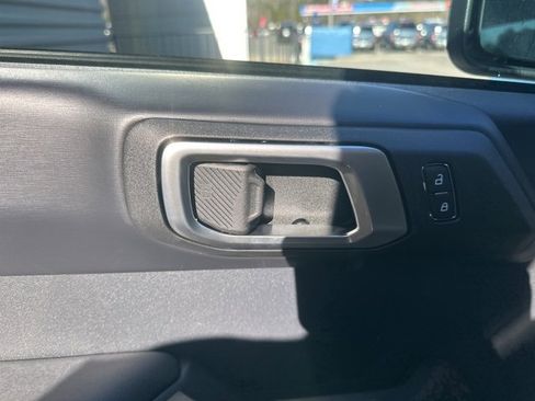 New 2025 Ford Bronco Badlands image 12