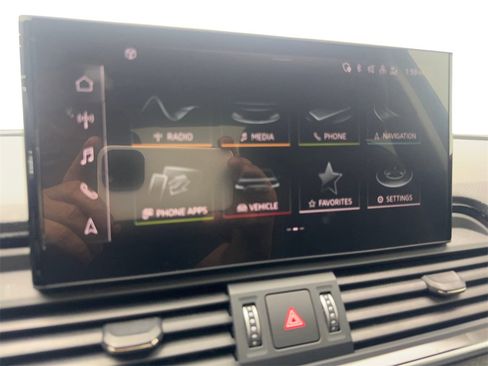 Used 2022 Audi Q5 2.0T Premium w/ Convenience Package image 63