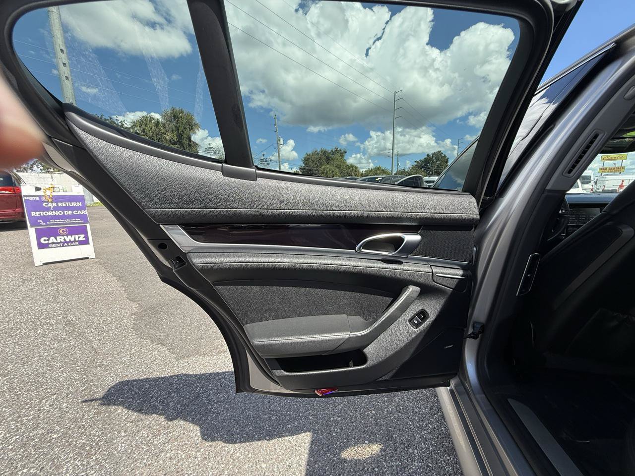 Used 2013 Porsche Panamera S RWD image 30