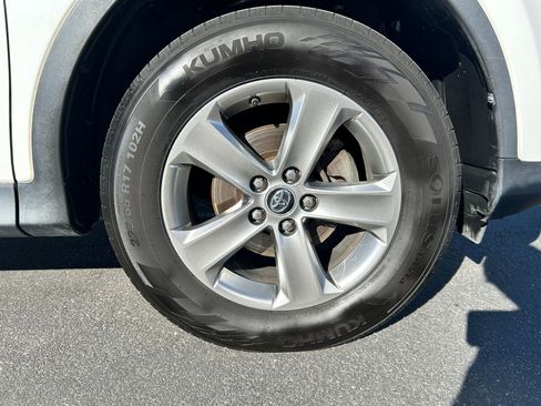 Used 2015 Toyota RAV4 XLE image 30