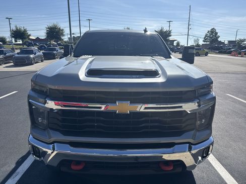Used 2024 Chevrolet Silverado 3500 LT w/ All Star Edition AWD/4WD image 3