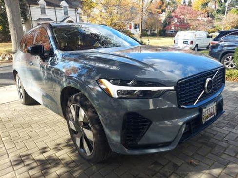 Used 2023 Volvo XC60 T8 Ultimate image 6