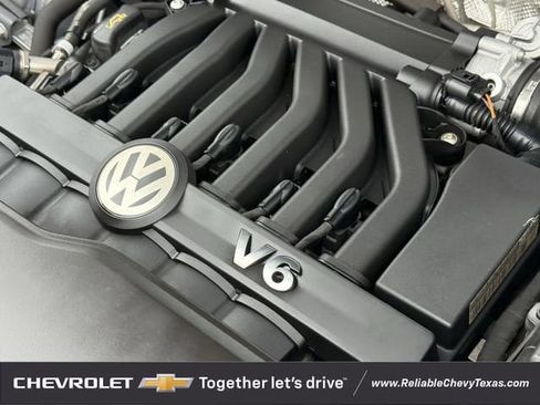 Used 2022 Volkswagen Atlas Cross Sport SE AWD/4WD image 32