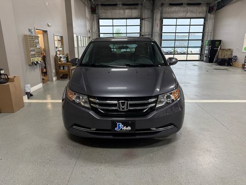 Used 2016 Honda Odyssey SE image 3