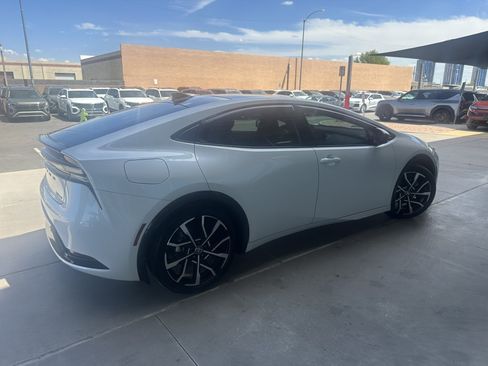 Used 2024 Toyota Prius Prime Premium FWD image 3