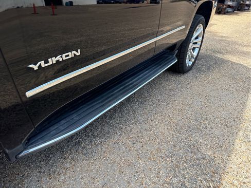 Used 2017 GMC Yukon SLT w/ Premium Edition AWD/4WD image 13