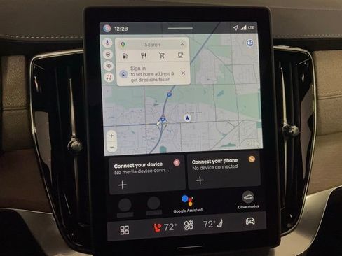 New 2026 Volvo XC90 B6 Plus w/ Protection Package Premier image 13