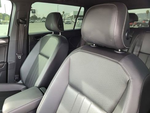 Used 2023 Volkswagen Tiguan SE R-Line image 17