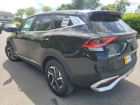 Certified 2025 Kia Sportage LX FWD image 3