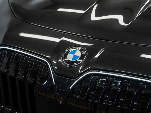 Used 2024 BMW 760i xDrive w/ Premium Package 2 AWD/4WD image 8