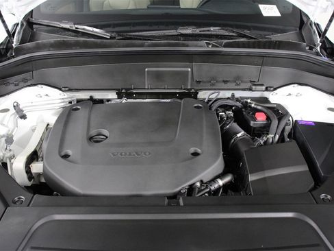 Certified 2025 Volvo XC90 B6 Plus w/ Protection Package Premier image 24