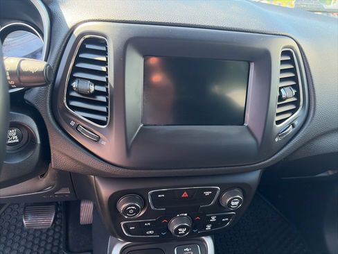 Used 2020 Jeep Compass Latitude w/ Cold Weather Group AWD/4WD image 26