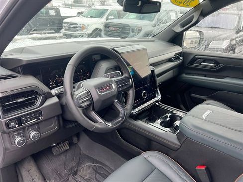 Used 2025 GMC Yukon AT4 image 10