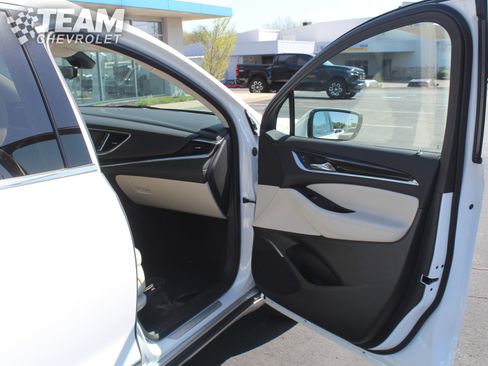 Used 2023 Buick Enclave Essence w/ Experience Buick Package AWD/4WD image 28