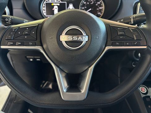 Used 2023 Nissan Versa SV image 27