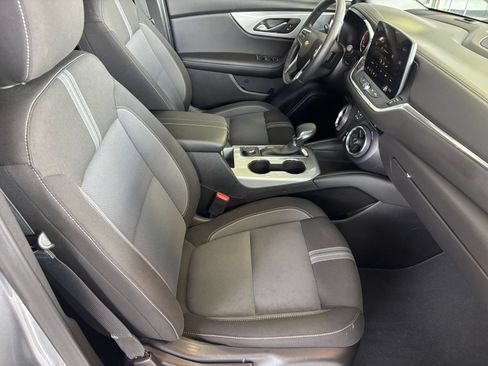 Used 2025 Chevrolet Blazer LT FWD image 37