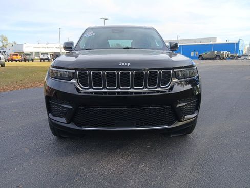 Certified 2023 Jeep Grand Cherokee Laredo X image 14