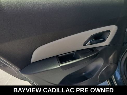 Used 2013 Chevrolet Cruze LS FWD image 18