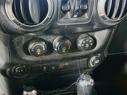 Used 2017 Jeep Wrangler Unlimited Sport w/ Quick Order Package 24S AWD/4WD image 22