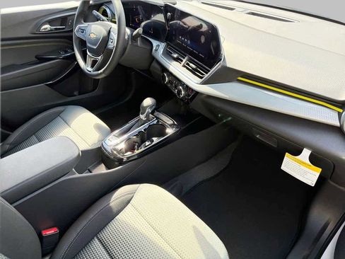 New 2026 Chevrolet Trax LT w/ Driver Confidence Package FWD image 9