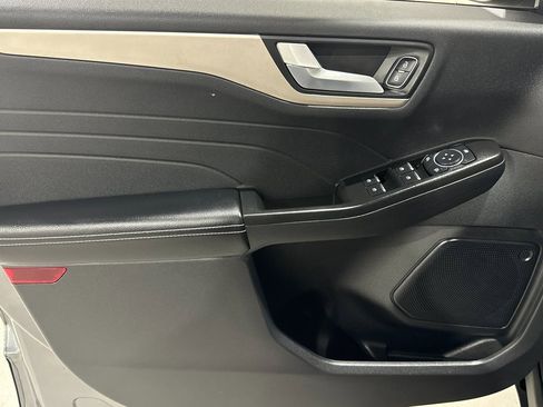 Used 2022 Ford Escape SEL image 17