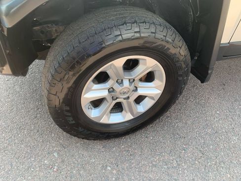 Used 2007 Toyota FJ Cruiser 4WD image 10