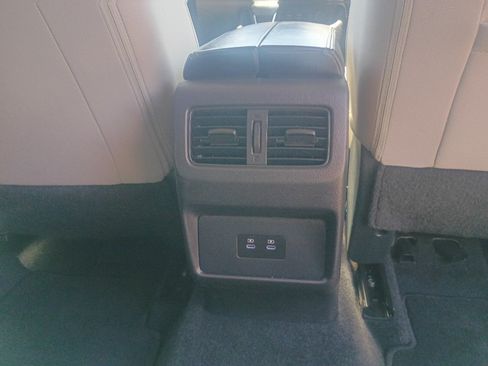 Used 2025 Nissan Rogue SV AWD/4WD image 9