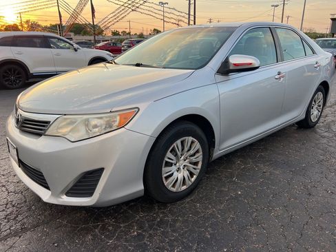 Used 2014 Toyota Camry FWD image 3