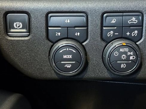 Used 2025 Chevrolet Silverado 2500 LT w/ Trail Boss Package AWD/4WD image 43