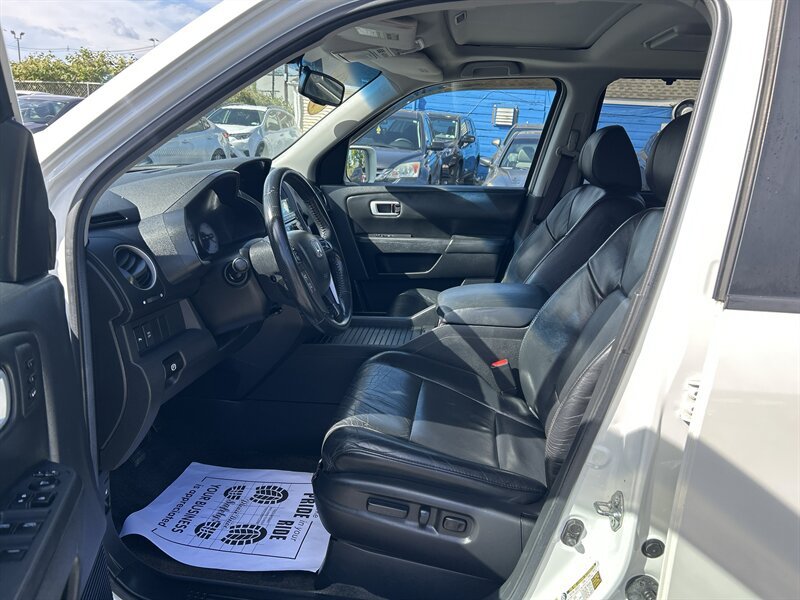 Used 2011 Honda Pilot Touring image 10