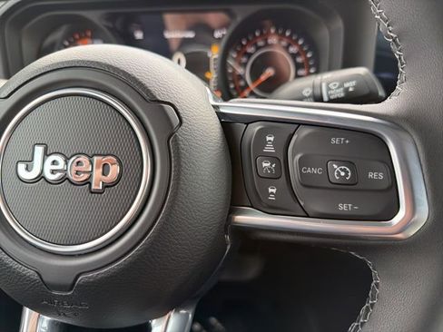 New 2026 Jeep Wrangler Unlimited Sahara AWD/4WD image 22