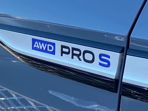 Used 2023 Volkswagen ID.4 Pro S image 6