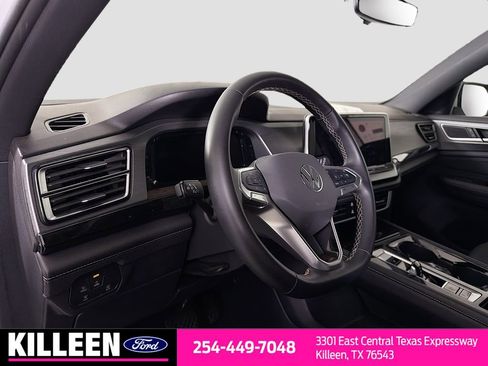 Used 2025 Volkswagen Atlas Cross Sport SE image 10