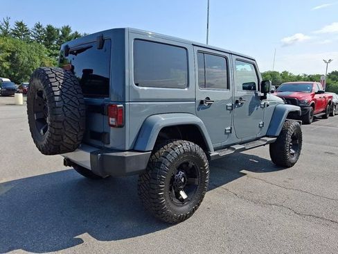 Used 2014 Jeep Wrangler Unlimited Sahara w/ Dual Top Group AWD/4WD image 8