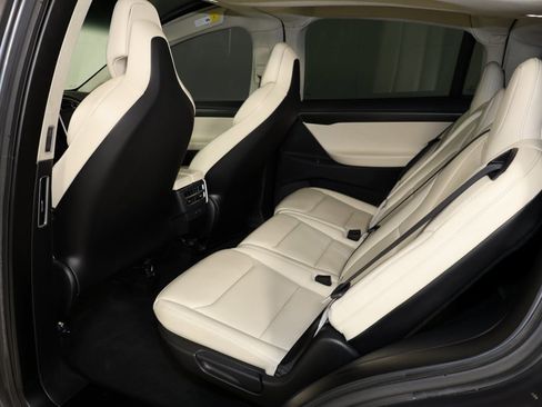 Used 2017 Tesla Model X 75D image 24