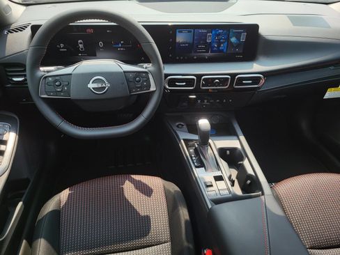 New 2027 Nissan Sentra SR w/ Floor Mat Package FWD image 14