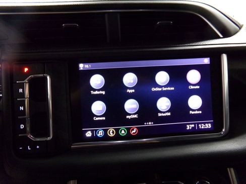 Used 2021 GMC Yukon Denali image 21